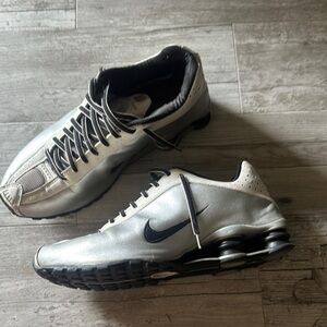 Nike Men's Silver Athletic Shoes